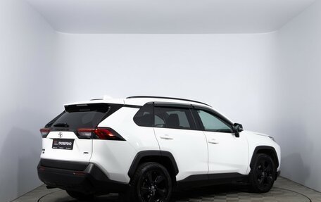 Toyota RAV4, 2021 год, 3 050 000 рублей, 5 фотография