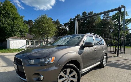 Mitsubishi Outlander III рестайлинг 3, 2011 год, 1 100 000 рублей, 4 фотография