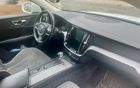 Volvo V60 Cross Country II, 2020 год, 2 925 000 рублей, 6 фотография