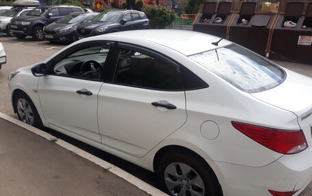 Hyundai Solaris II рестайлинг, 2015 год, 850 000 рублей, 3 фотография