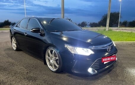 Toyota Camry, 2016 год, 2 450 000 рублей, 2 фотография