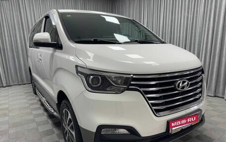 Hyundai Grand Starex Grand Starex I рестайлинг 2, 2020 год, 4 950 000 рублей, 3 фотография