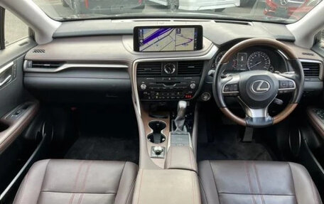 Lexus RX IV рестайлинг, 2021 год, 3 950 000 рублей, 10 фотография