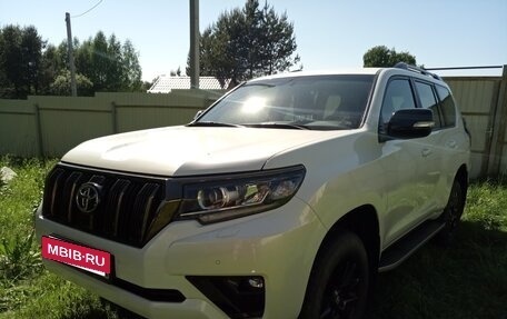 Toyota Land Cruiser Prado 150 рестайлинг 2, 2023 год, 8 450 000 рублей, 2 фотография