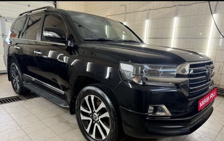 Toyota Land Cruiser 200, 2017 год, 7 600 000 рублей, 3 фотография