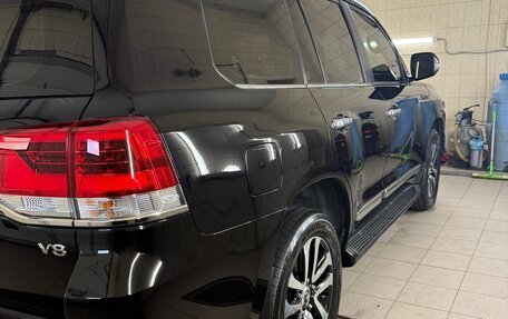 Toyota Land Cruiser 200, 2017 год, 7 600 000 рублей, 8 фотография