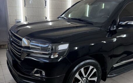 Toyota Land Cruiser 200, 2017 год, 7 600 000 рублей, 6 фотография