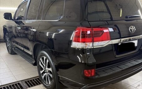 Toyota Land Cruiser 200, 2017 год, 7 600 000 рублей, 7 фотография