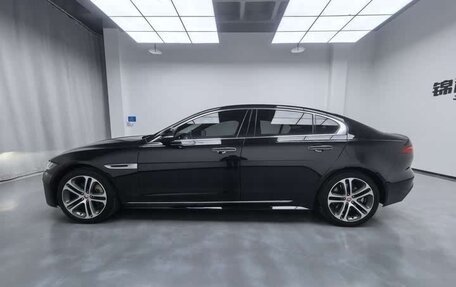 Jaguar XE I рестайлинг, 2021 год, 2 380 000 рублей, 2 фотография