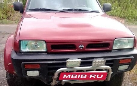 Nissan Terrano II рестайлинг, 1993 год, 230 000 рублей, 4 фотография