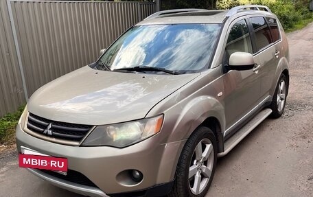 Mitsubishi Outlander III рестайлинг 3, 2008 год, 970 000 рублей, 3 фотография