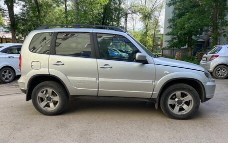 Chevrolet Niva I рестайлинг, 2019 год, 825 000 рублей, 3 фотография