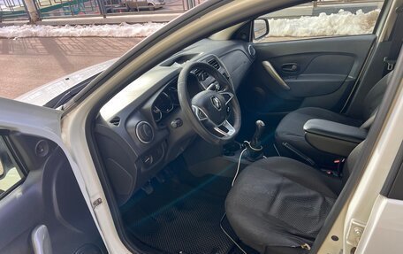 Renault Logan II, 2019 год, 650 000 рублей, 6 фотография