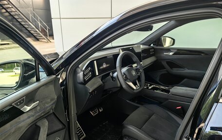 Volkswagen Tiguan, 2024 год, 4 790 000 рублей, 9 фотография