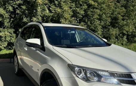 Toyota RAV4, 2014 год, 2 100 000 рублей, 2 фотография