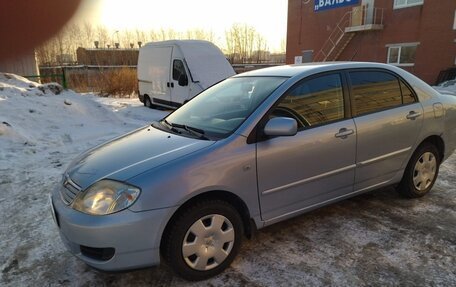 Toyota Corolla, 2004 год, 700 000 рублей, 3 фотография