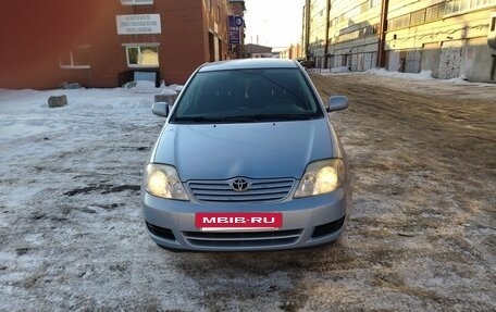 Toyota Corolla, 2004 год, 700 000 рублей, 2 фотография
