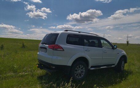 Mitsubishi Pajero Sport II рестайлинг, 2014 год, 2 100 000 рублей, 3 фотография