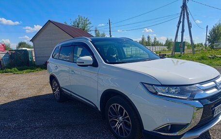 Mitsubishi Outlander III рестайлинг 3, 2017 год, 2 050 000 рублей, 8 фотография