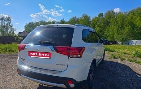 Mitsubishi Outlander III рестайлинг 3, 2017 год, 2 050 000 рублей, 6 фотография