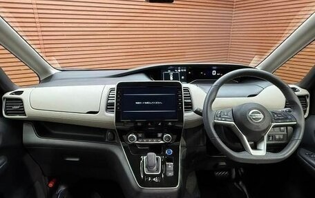 Nissan Serena IV, 2020 год, 1 800 000 рублей, 5 фотография