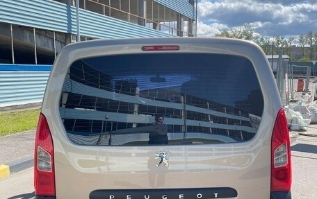 Peugeot Partner II рестайлинг 2, 2011 год, 700 000 рублей, 4 фотография