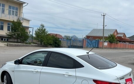 Hyundai Solaris II рестайлинг, 2012 год, 700 000 рублей, 4 фотография