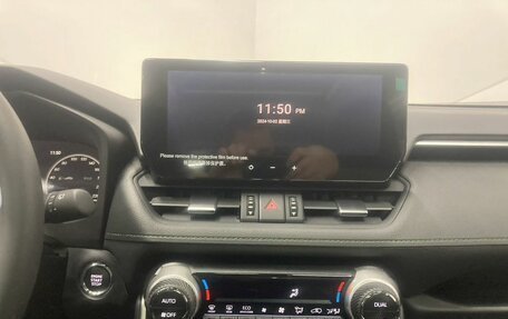 Toyota RAV4, 2024 год, 4 099 000 рублей, 16 фотография