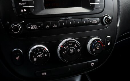 KIA Soul II рестайлинг, 2015 год, 1 145 000 рублей, 15 фотография