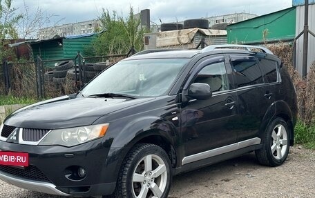 Mitsubishi Outlander III рестайлинг 3, 2007 год, 1 300 000 рублей, 2 фотография