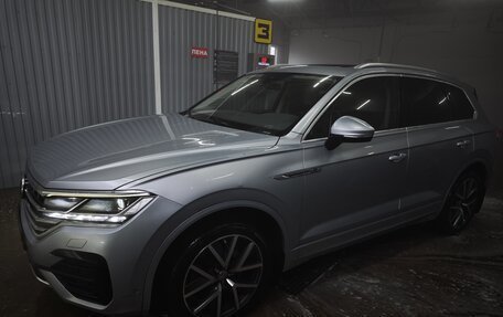 Volkswagen Touareg III, 2018 год, 4 300 000 рублей, 2 фотография