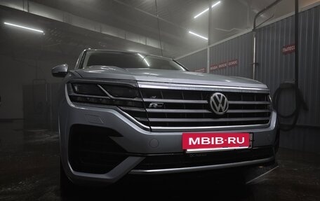 Volkswagen Touareg III, 2018 год, 4 300 000 рублей, 5 фотография