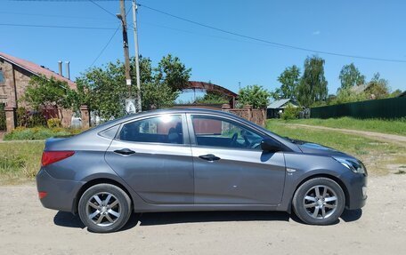 Hyundai Solaris II рестайлинг, 2015 год, 850 000 рублей, 4 фотография