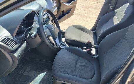 Hyundai Solaris II рестайлинг, 2015 год, 850 000 рублей, 9 фотография