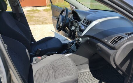 Hyundai Solaris II рестайлинг, 2015 год, 850 000 рублей, 10 фотография