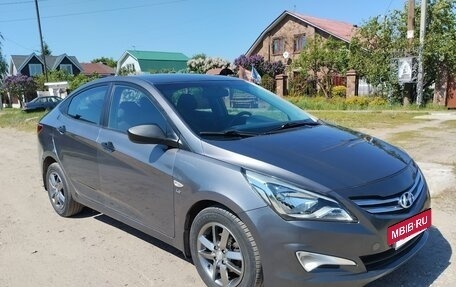 Hyundai Solaris II рестайлинг, 2015 год, 850 000 рублей, 3 фотография