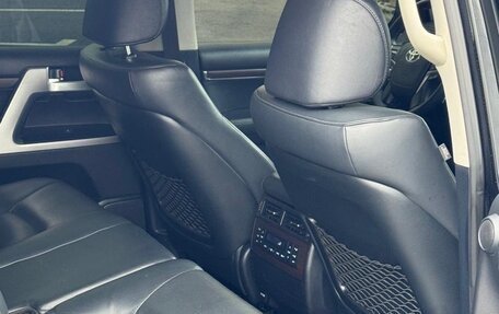 Toyota Land Cruiser 200, 2017 год, 5 250 000 рублей, 6 фотография