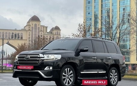 Toyota Land Cruiser 200, 2017 год, 5 250 000 рублей, 5 фотография