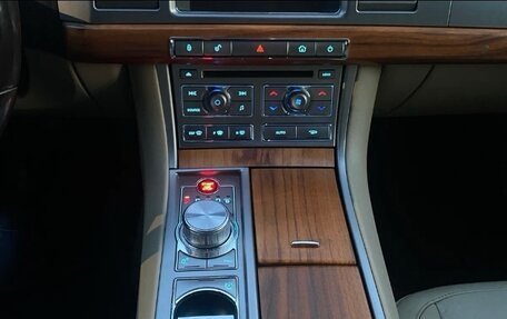 Jaguar XF I рестайлинг, 2010 год, 1 350 000 рублей, 12 фотография