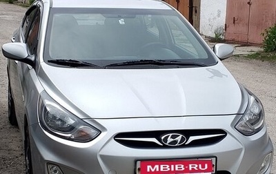 Hyundai Solaris II рестайлинг, 2012 год, 900 000 рублей, 1 фотография
