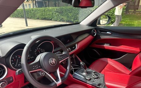 Alfa Romeo Stelvio, 2019 год, 3 050 000 рублей, 13 фотография