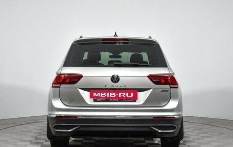 Volkswagen Tiguan II, 2021 год, 2 490 000 рублей, 6 фотография