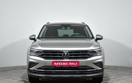 Volkswagen Tiguan II, 2021 год, 2 490 000 рублей, 2 фотография