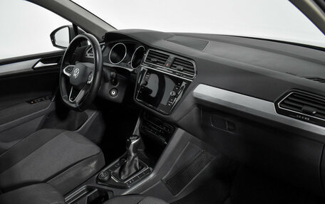 Volkswagen Tiguan II, 2021 год, 2 490 000 рублей, 12 фотография