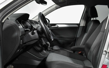 Volkswagen Tiguan II, 2021 год, 2 490 000 рублей, 10 фотография