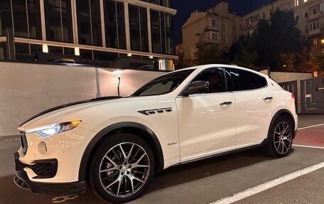 Maserati Levante I, 2018 год, 5 800 000 рублей, 2 фотография