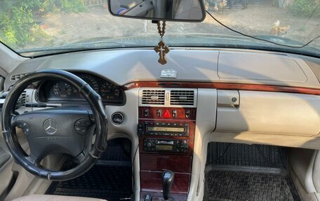 Mercedes-Benz E-Класс, 1999 год, 400 000 рублей, 8 фотография