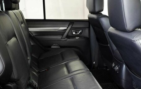 Mitsubishi Pajero IV, 2010 год, 1 560 000 рублей, 15 фотография