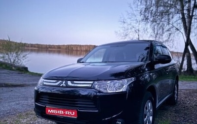 Mitsubishi Outlander III рестайлинг 3, 2013 год, 1 650 000 рублей, 1 фотография