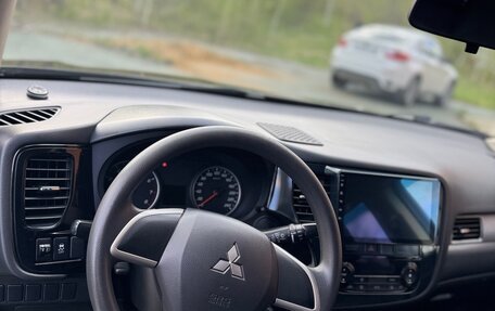 Mitsubishi Outlander III рестайлинг 3, 2013 год, 1 650 000 рублей, 5 фотография